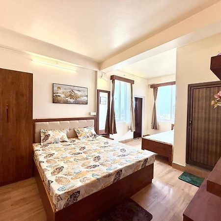 Yepplo Holiday Home - Complimentary Breakfast - 24 Hrs Caretaker & Power Backup Shillong Eksteriør billede