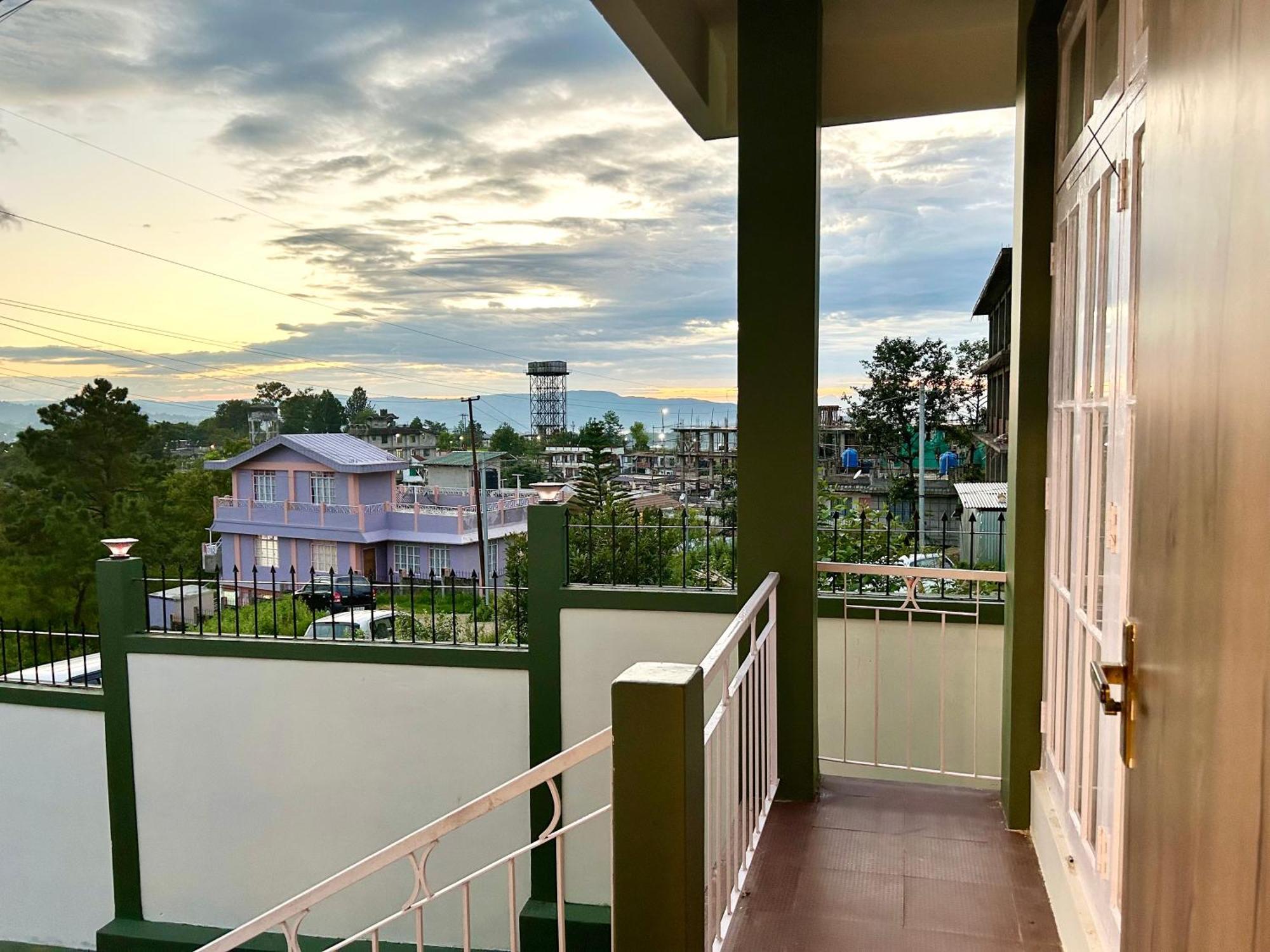 Yepplo Holiday Home - Complimentary Breakfast - 24 Hrs Caretaker & Power Backup Shillong Eksteriør billede