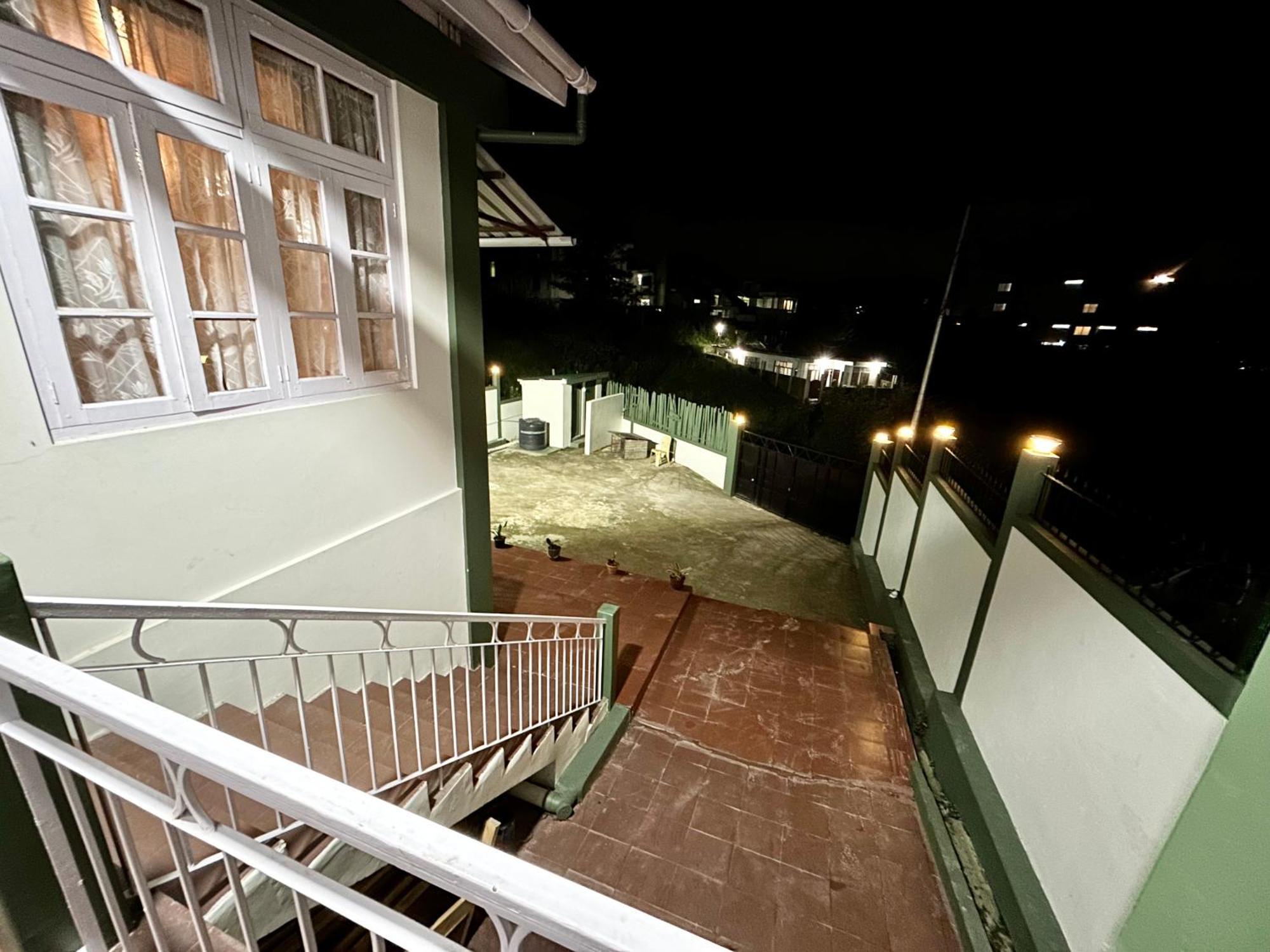 Yepplo Holiday Home - Complimentary Breakfast - 24 Hrs Caretaker & Power Backup Shillong Eksteriør billede