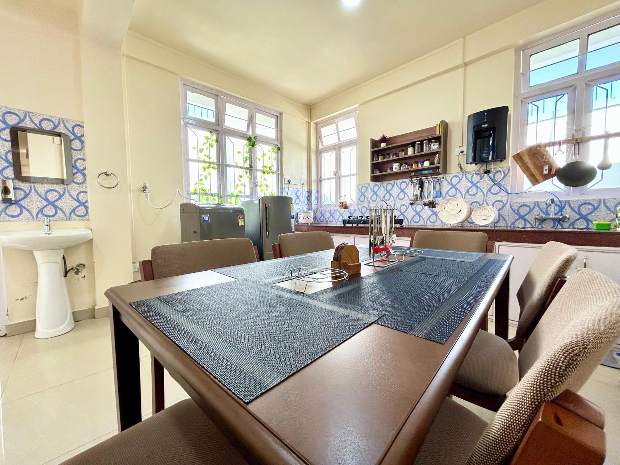 Yepplo Holiday Home - Complimentary Breakfast - 24 Hrs Caretaker & Power Backup Shillong Eksteriør billede
