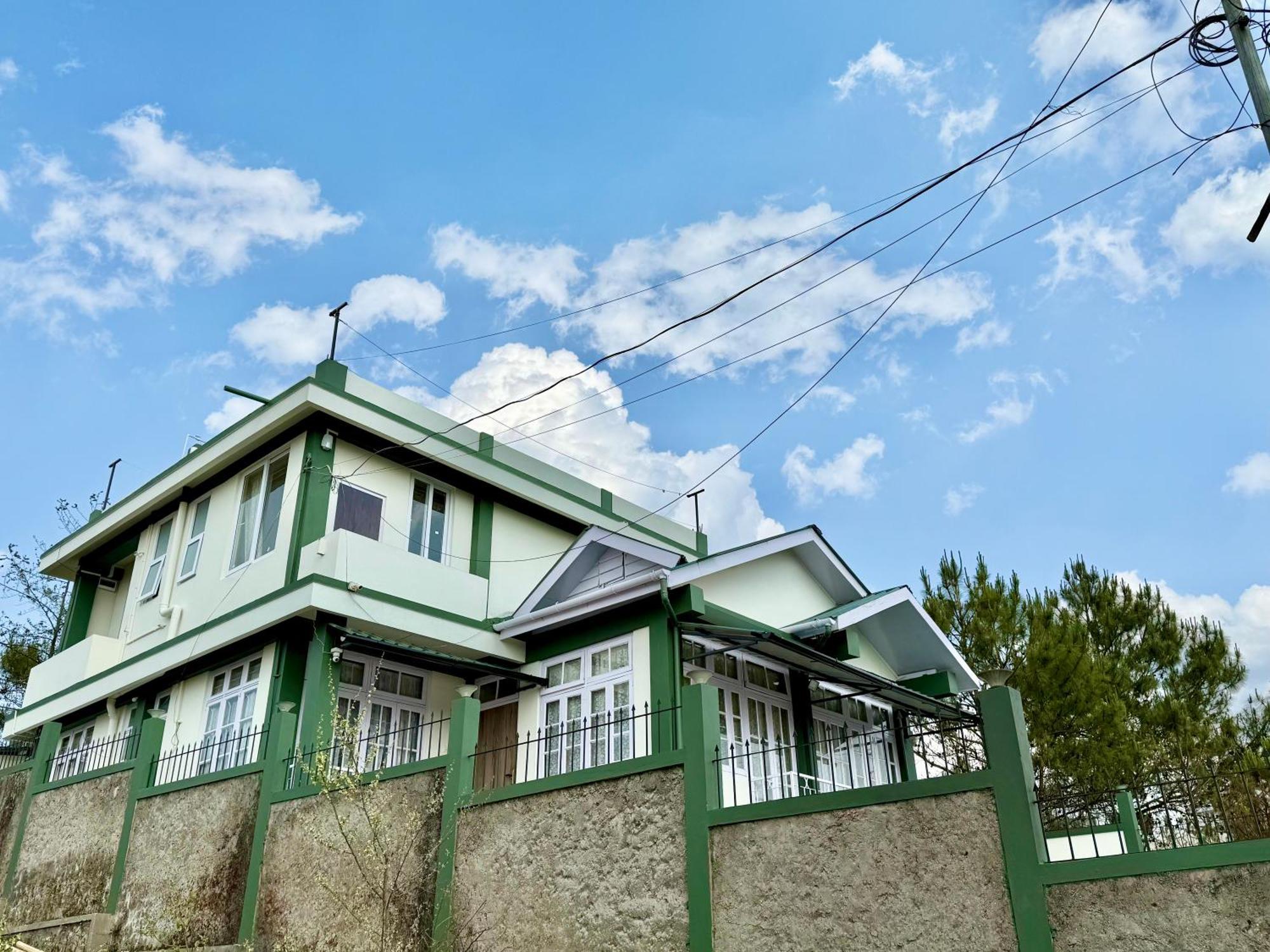 Yepplo Holiday Home - Complimentary Breakfast - 24 Hrs Caretaker & Power Backup Shillong Eksteriør billede